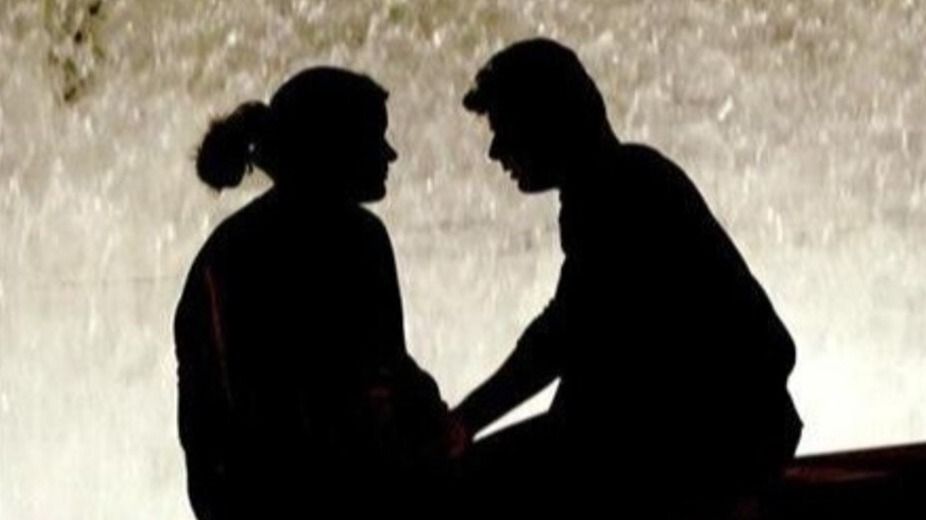 'I Love You' नहीं बोला तो सनकी आशिक ने युवती को चाकू से गोदा, फिर खुद खाया जहर, पुलिस ने बताई पूरी हकीकत NewsTak