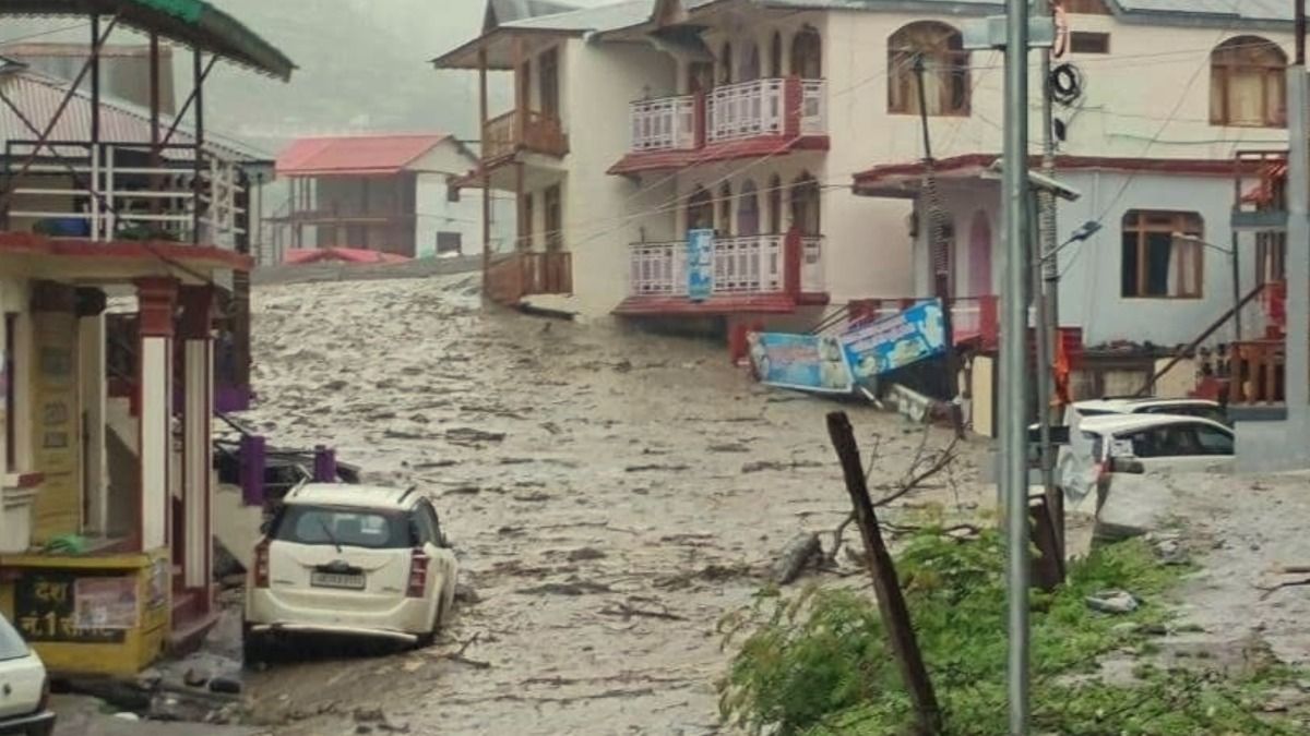 Flash Flood: उत्तरकाशी में तबाही मचाने वाला रहा है Flash Flood क्या होता है? जानें कैसे ये सामान्य बाढ़ से होता है अलग Uttarkashi Cloud Burst