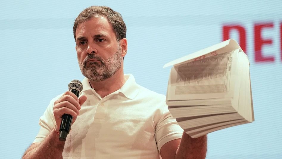 Explainer: सबूतों के साथ राहुल गांधी ने EC पर लगाए बड़े आरोप, आसान भाषा में समझिए 'वोट चोरी' का ये पूरा मामला है क्या?