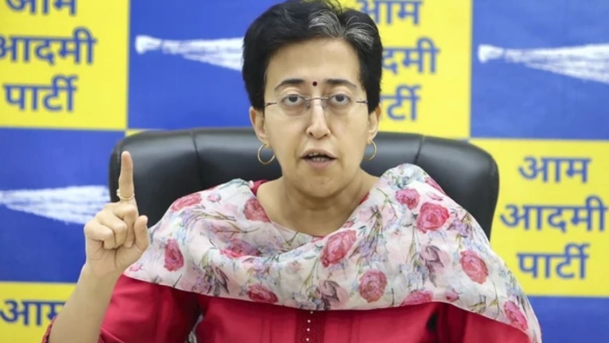 सीएजी रिपोर्ट पर आतिशी ने केंद्र पर लगाया ‘सौतेले व्यवहार’ का आरोप, दिल्ली विधानसभा में माइक बंद होने पर भड़कीं Atishi
