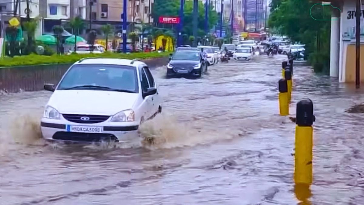 Mp Weather: हरदा, नर्मदापुरम-बैतूल में आज तेज बारिश का अलर्ट, बाहर निकलने से पहले जान लें अपने इलाके का हाल MP Weather Update