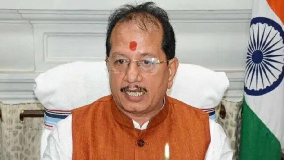 तेजस्वी के बाद अब घिरे बिहार के उप मुख्यमंत्री विजय कुमार सिन्हा, दो वोटर आई कार्ड मामले में चुनाव आयोग ने भेजा नोटिस "बिहार के डिप्टी सीएम विजय कुमार सिन्हा को दो वोटर आईडी मामले में चुनाव आयोग का नोटिस"