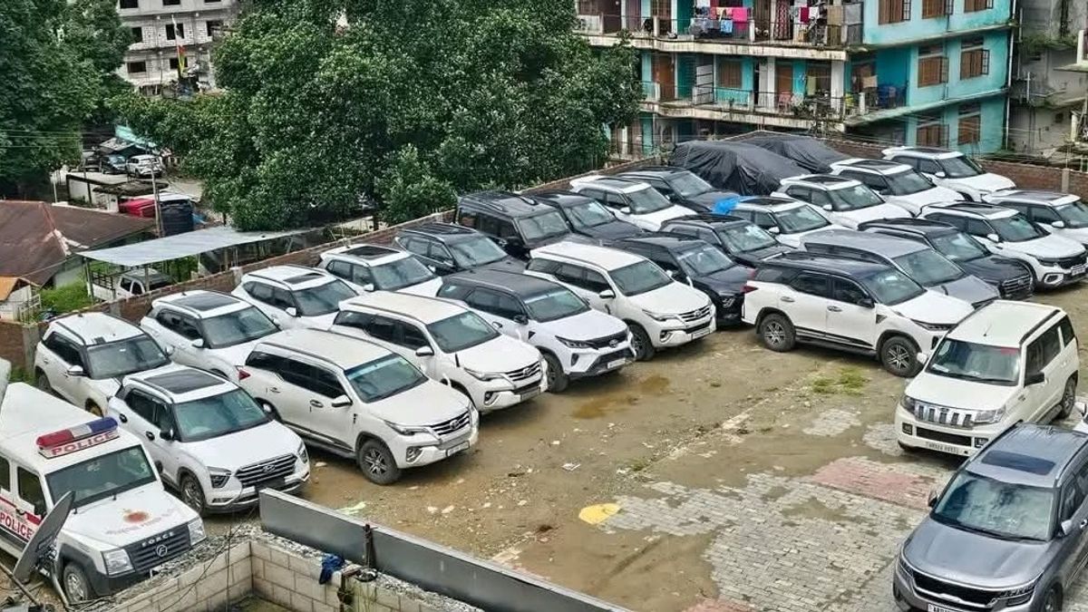 सुप्रीम कोर्ट का बड़ा फैसला! दिल्ली-NCR में फिलहाल चलती रहेंगी 10 और 15 साल पुरानी गाड़ियां सांकेतिक तस्वीर