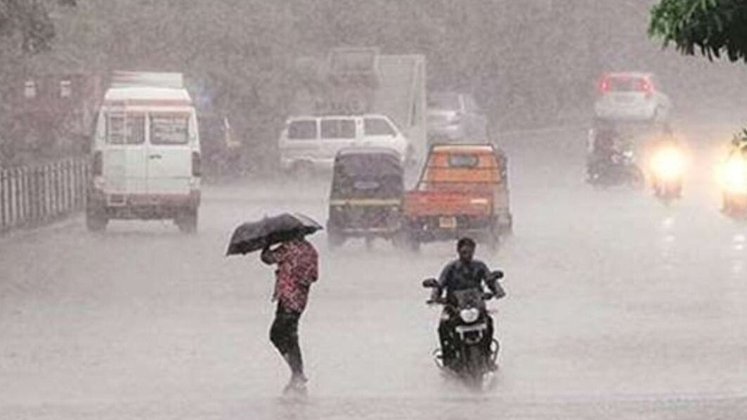 Uttarakhand Weather Alert: उत्तराखंड में आज बारिश का तांडव, IMD ने 8 जिलों में जारी किया रेड अलर्ट, 4 जिलों में स्कूल बंद