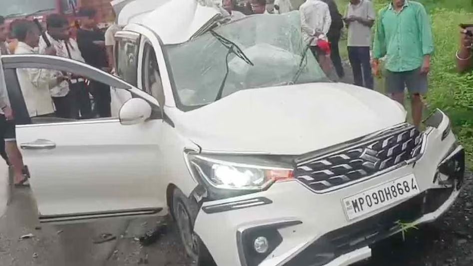 छत्तीसगढ़ के राजनांदगांव में भीषण सड़क हादसा, उज्जैन घूमने जा रहे थे 6 दोस्तों की मौत