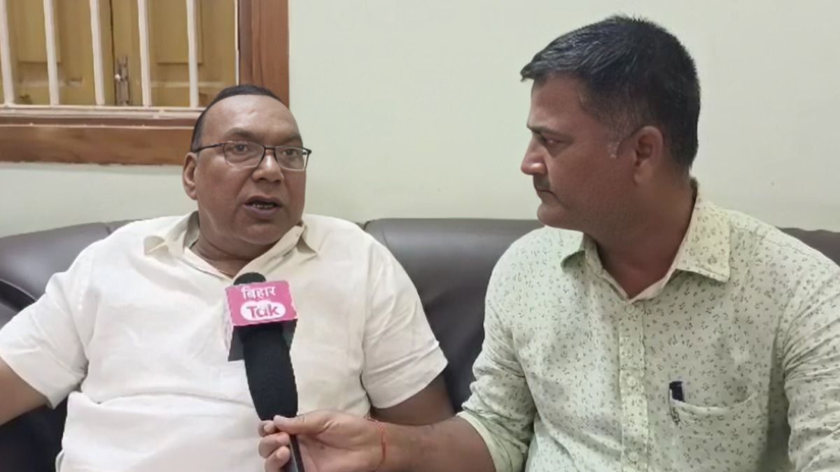 बिहार चुनाव से पहले जदयू को तगड़ा झटका, इस बाहुबली नेता ने जदयू छोड़ थामा राजद का दामन Former JDU strongman leader Bogo Singh joins RJD ahead of Bihar elections, setback for Nitish Kumar