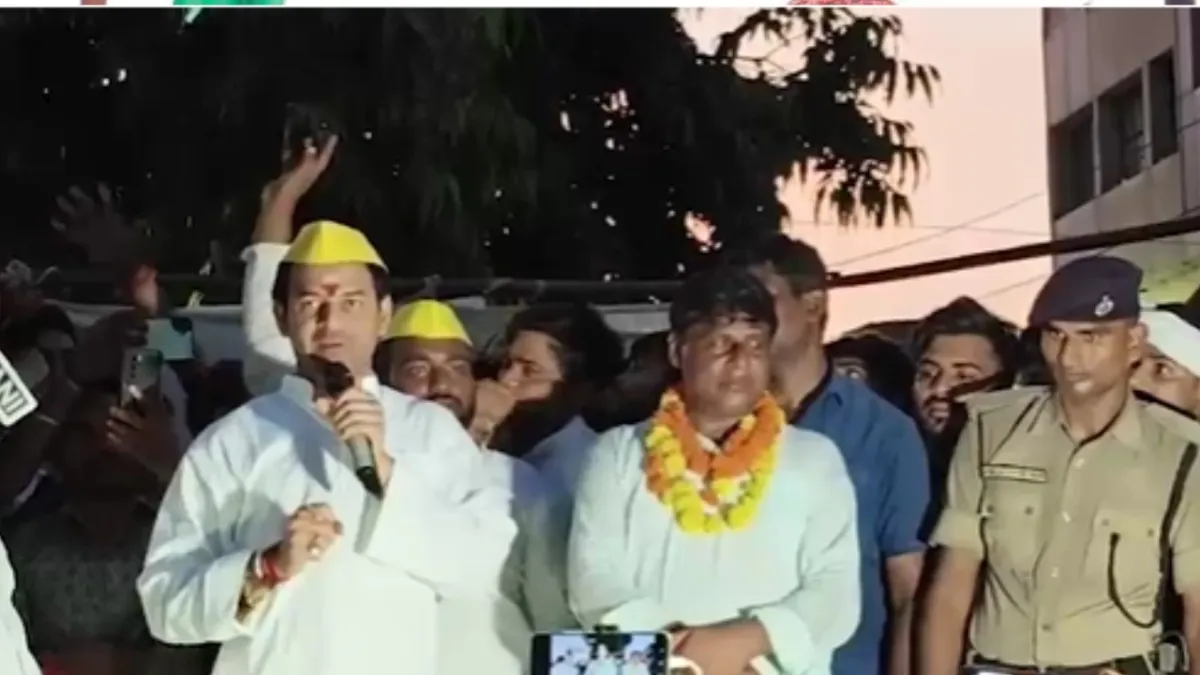 Tej Pratap Yadav speech in Maner seen as dig at RJD MLA Bhai Virendra