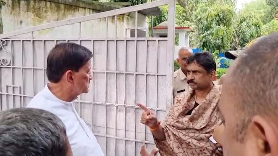 Bhind में कलेक्टर और BJP विधायक आमने-सामने, उंगली और मुक्का दिखाने का वीडियो हुआ वायरल