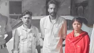 फीस लेकर घर से भागी रायसेन की निकिता लोधी, पंजाब में ड्राइवर से कर ली शादी NewsTak