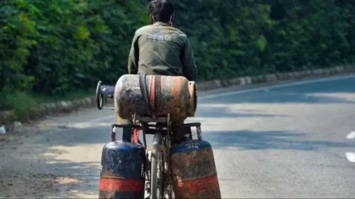 सस्ता हुआ कमर्शियल गैस सिलेंडर 