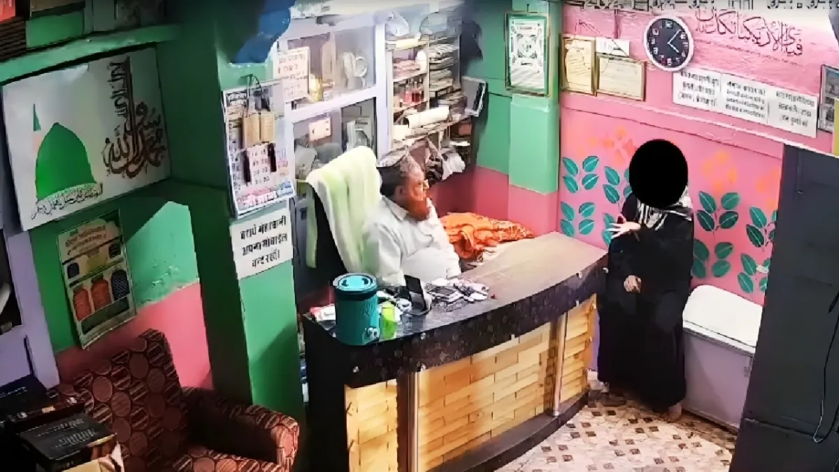जोधपुर: मौलाना अफजल का वीडियो वायरल, तंत्र-मंत्र के नाम पर महिलाओं संग करता था बेहद अश्लील हरकतें maulana scandal jodhpur, tantra mantra fraud, madarsa video viral, maulana afzal case, jodhpur police investigation, जोधपुर मौलाना कांड