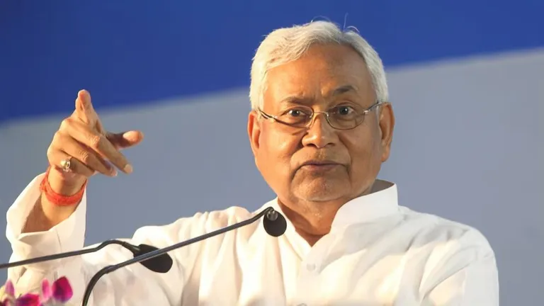 चुनाव से पहले नीतीश कुमार ने बिहार वासियों को दी कई सौगातें, ग्राम पंचायतों में बनेंगे विवाह मंडप, 25 एजेंडों पर लगी मुहर Nitish Kumar Bihar cabinet meeting 2025 – 25 decisions announced