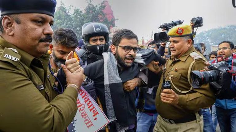 उमर खालिद को जमानत न मिलने पर न्याय व्यवस्था पर उठ रहे सवाल, जस्टिस रेखा शर्मा ने कहा- ये आसाराम या राम रहीम ... NewsTak