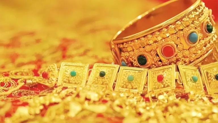 Gold silver price today : सोने के भाव देख खुशी से उछले निवेशक, एक्सपर्ट्स ने बता दी रेट में उछाल की पूरी गणित Gold and silver prices today