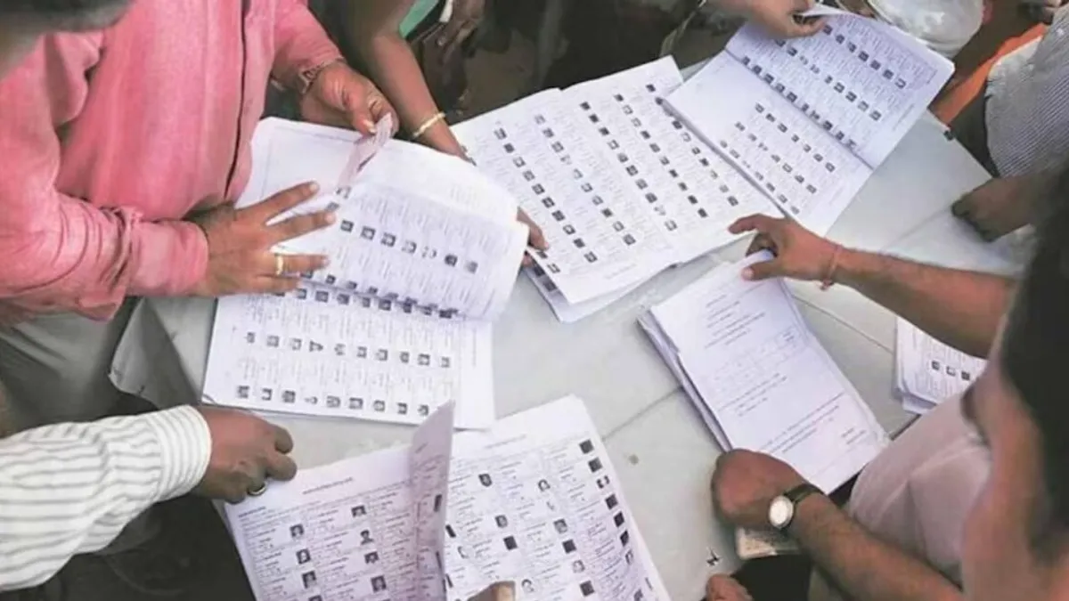 बिहार के बाद अब पूरे देश में होगी SIR की प्रक्रिया! जानें पूरी डिटेल निर्वाचन आयोग पूरे देश में मतदाता सूची के विशेष गहन पुनरीक्षण की तैयारी में