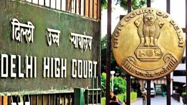 दिल्ली में बम ब्लास्ट की धमकी, लिखा- 2 बजे तक उच्च न्यायालय को खाली करा लें दिल्ली हाई कोर्ट में बम धमकी के बाद पुलिस जांच