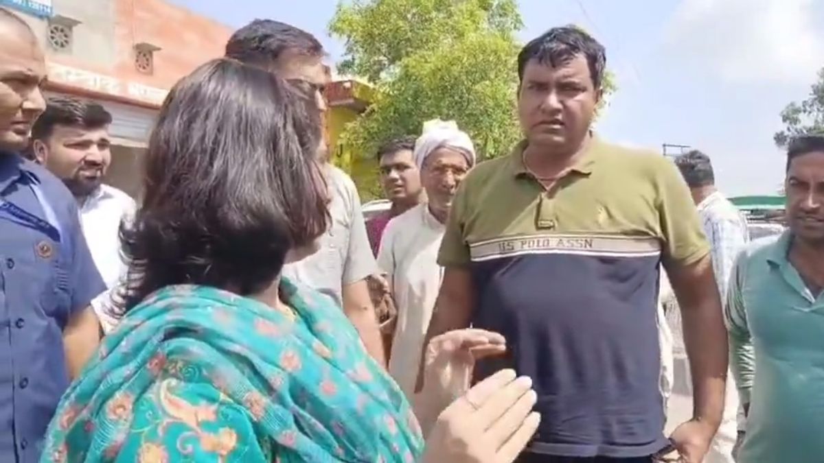 VIDEO: 'फोन नहीं उठाती...', जलभराव के बाद लोगों का हाल जानने पहुंची MLA विनेश फोगाट, किसानों ने सुनाई खरी खरी! Vinesh Phogat