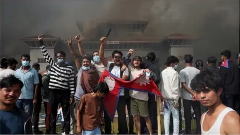 Gen-Z आंदोलन में तबाह हुआ नेपाल का होटल इंडस्ट्री, 25 अरब का नुकसान, जानें इसका GDP पर क्या होगा असर नेपाल में प्रदर्शन का होटल इंडस्ट्री पर असर