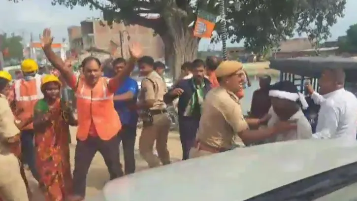 सहरसा में स्वच्छता कर्मियों ने बिहार मंत्री श्रवण कुमार का घेराव किया और गाड़ी रोककर विरोध जताया