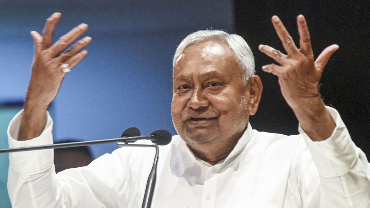 विश्वकर्मा पूजा के दिन सीएम नीतीश का ऐलान, 16 लाख से ज्यादा मजदूरों को आज मिलेंगे 5-5 हजार रुपए विश्वकर्मा दिवस पर सीएम नीतीश कुमार ने 16 लाख से ज्यादा श्रमिकों के खाते में सीधे पैसे भेजे