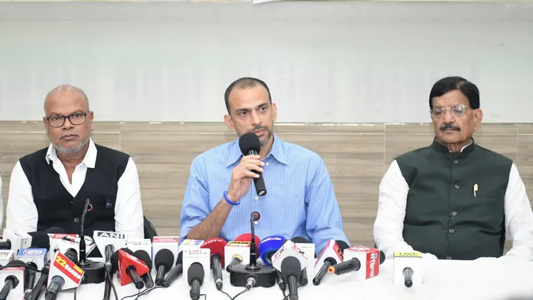 बिहार कांग्रेस प्रभारी ने कृष्णा अल्लावरु महागठबंधन में सीट शेयरिंग और सीएम फेस को लेकर दिया ये अपडेट Bihar Congress in-charge Krishna Allavaru on Mahagathbandhan seat sharing, CWC meeting and CM face update