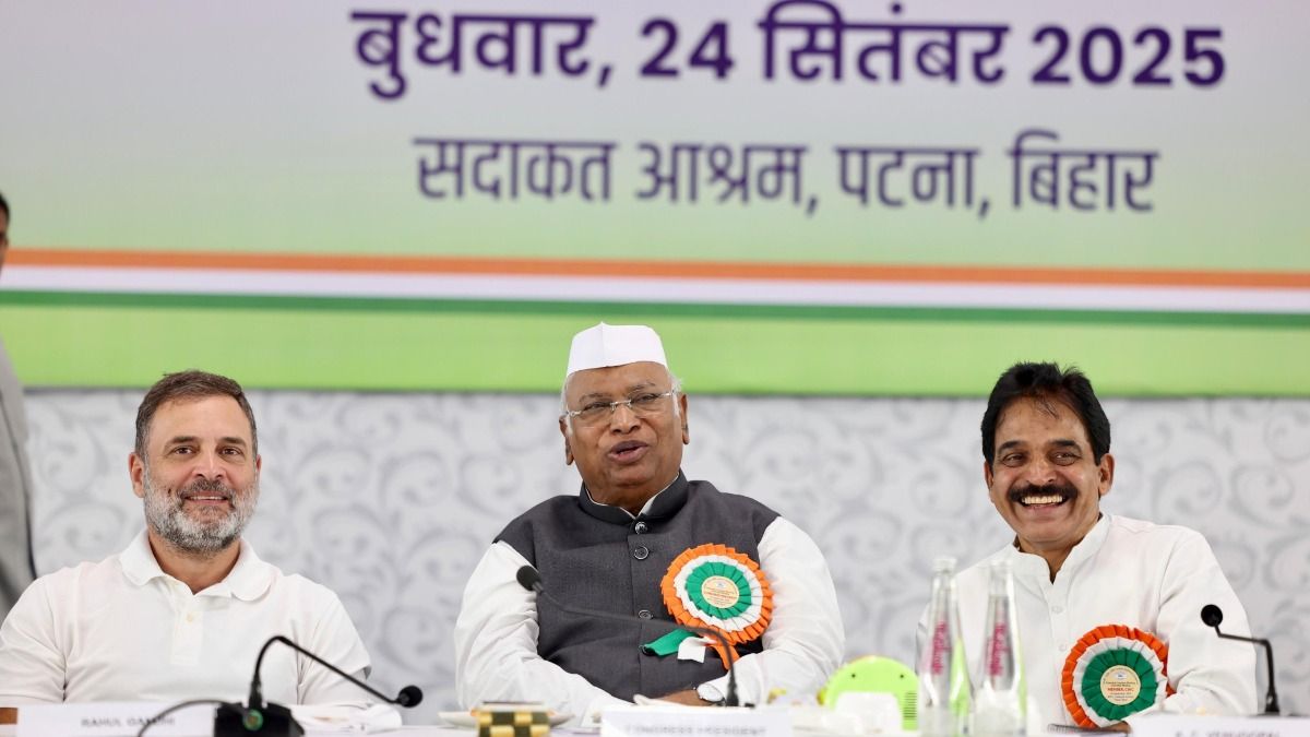 पटना में कांग्रेस की CWC की मीटिंग में क्या-कुछ हुआ? सामने आई पूरी कहानी पटना में कांग्रेस CWC मीटिंग – राहुल गांधी, मल्लिकार्जुन खड़गे और वरिष्ठ नेताओं की बैठक