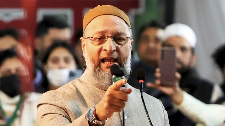 आरजेडी को खामियाजा भुगतना पड़ेगा...बिहार में बोले ओवैसी, बताई गठबंधन न होने की वजह बिहार में ओवैसी ने आरजेडी गठबंधन न होने की वजह बताई और चुनाव में खामियाजा भुगतने की चेतावनी दी