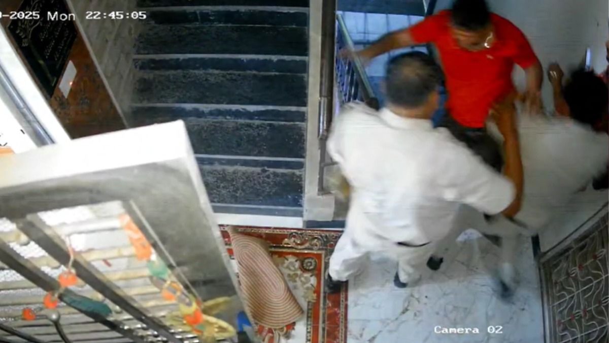 Zomato ऑर्डर कैंसिल करने पर युवक की पिटाई का CCTV फुटेज