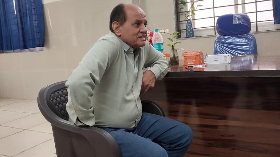 गिरफ्तारी के बाद डॉ. प्रवीण सोनी. (Photo: Ravish Pal Singh/ITG) 