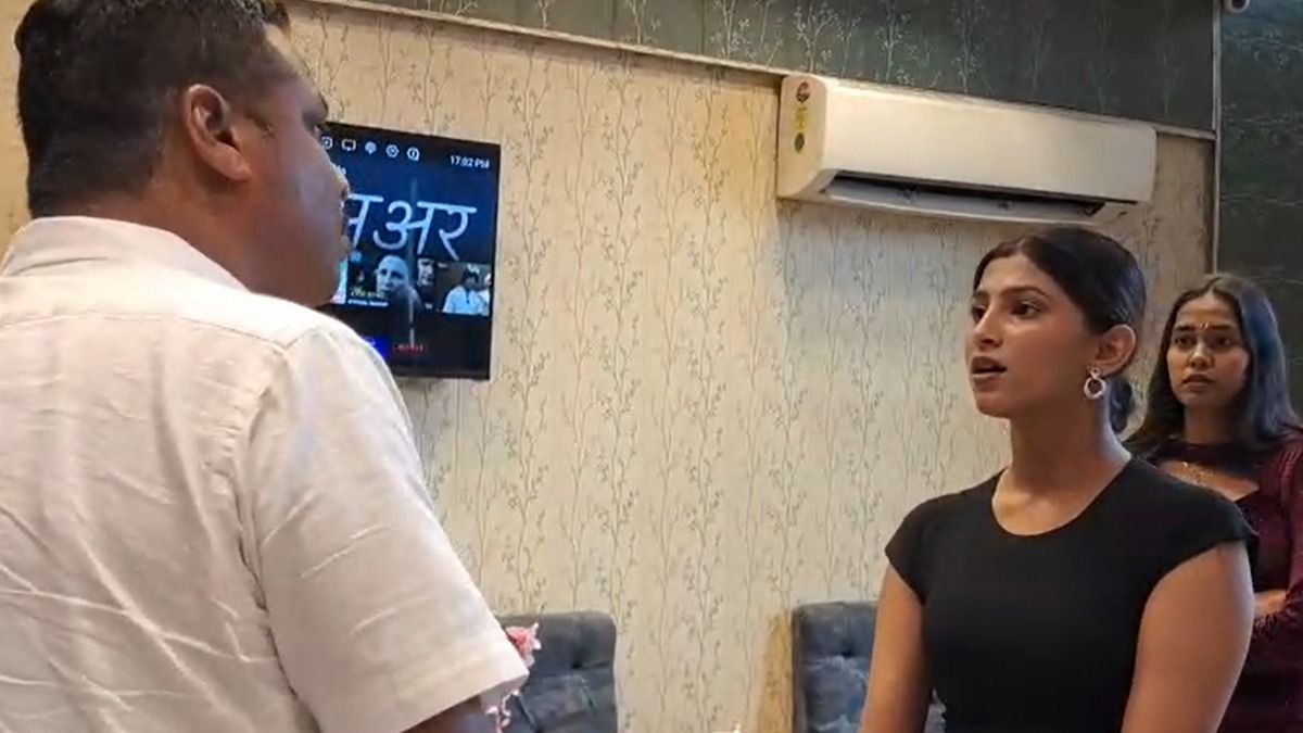 वेस्टर्न कपड़े, रैंप वॉक और फिर विवाद…ऋषिकेश का ये वीडियो क्यों हो गया वायरल, जानें क्या है पूरा मामला rishikesh-modeling-show-controversy