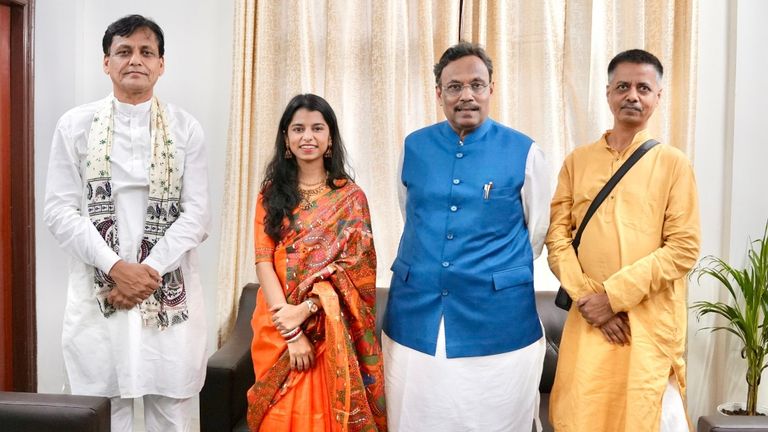 BJP से टिकट मिलने की अटकलों पर मैथिली ठाकुर का बड़ा बयान, कहा- ‘मौका मिला तो जरूर लड़ूंगी…’, दो सीटों के बताए नाम Maithili Thakur