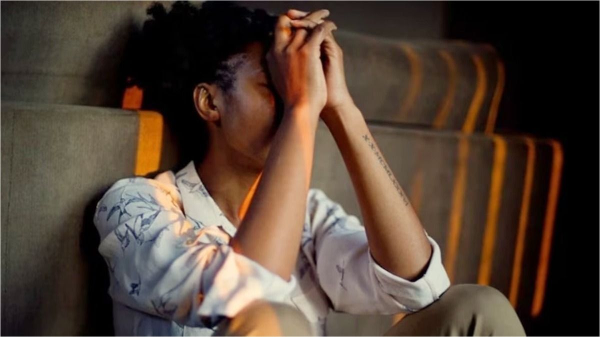 'शोर मचाया तो और तेल डाल दूंगी' दिल्ली में पत्नी ने सोते पति को खौलते तेल से जलाया NewsTak