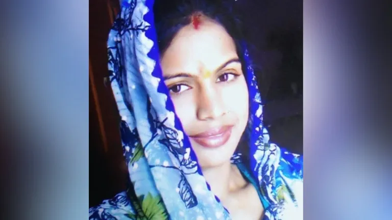 करवा चौथ से ठीक एक दिन पहले हापुड़ में दर्दनाक हादसा...पति के सामने ही सड़क पर निकलकर धड़कता रहा पत्नी अनुराधा का दिल! Hapur news