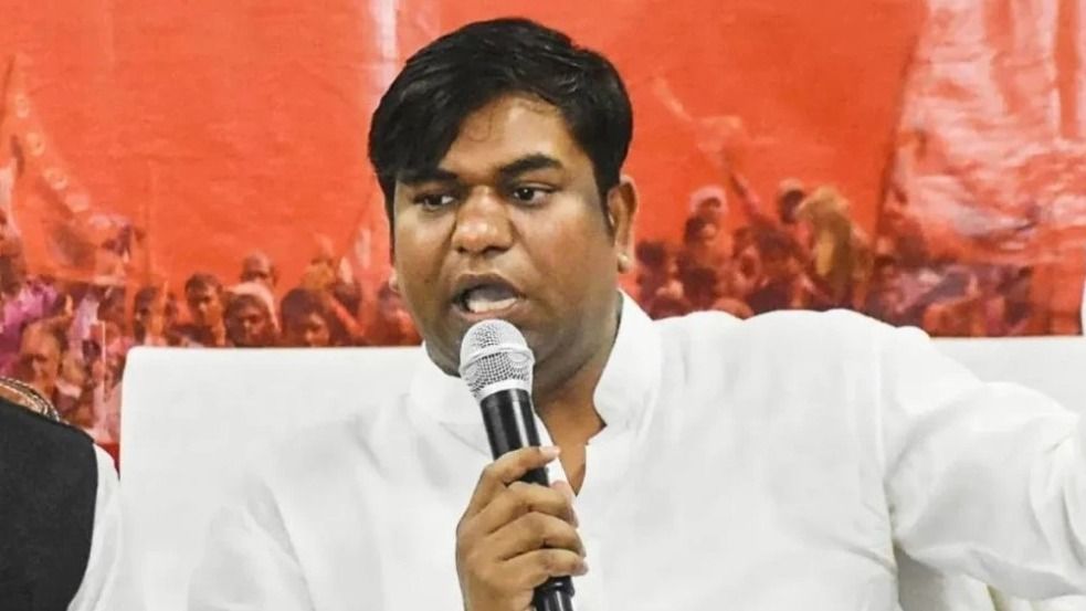 Bihar Election 2025: मुकेश सहनी के नए पोस्टर से महागठबंधन में दरार? सीट बंटवारे पर बढ़ी टेंशन NewsTak