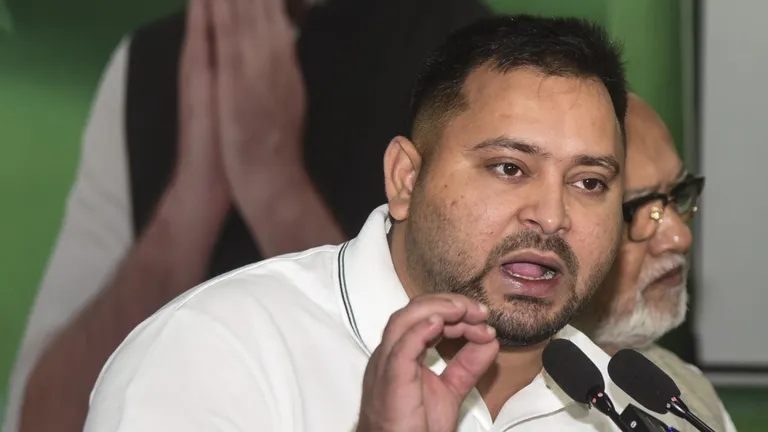 महागठबंधन में सीट शेयरिंग का मामला अटका! दिल्ली पहुंचकर तेजस्वी ने दिया बड़ा बयान! NewsTak