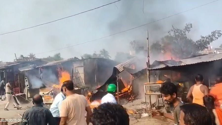 बेतिया में एक-एक करके 3 गैस सिलेंडर में हुए धमाके, हादसे का लाइव वीडियो आया सामने