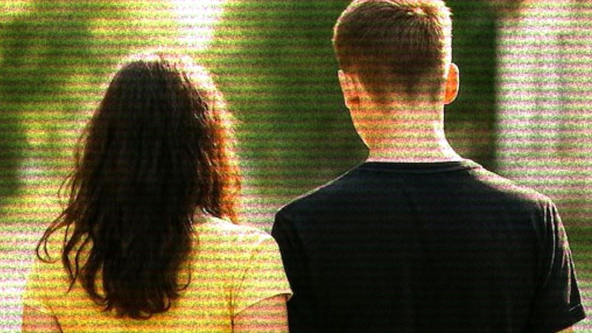 Instagram पर शुरू हुई दोस्ती, फिर हुआ प्यार… दो बच्चों की मां 16 साल के लड़के संग हुई फरार Gorakhpur news