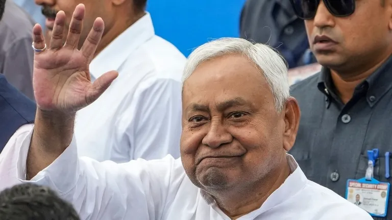 जदयू की पहली लिस्ट में 4 बाहुबली, 6 मंत्री, 18 मौजूदा विधायकों को मिला टिकट, जानें पूरा समीकरण जदयू की पहली लिस्ट में दिखा गजब का समीकरण