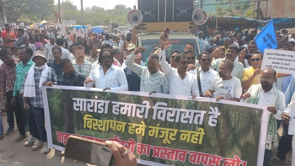 मुख्यमंत्री हेमंत सोरेन के समर्थन में कोल्हान-सारंडा के लोग सड़क पर उतरे, CM बोले-हम इनके लिए लड़ते रहेंगे hemant soren news