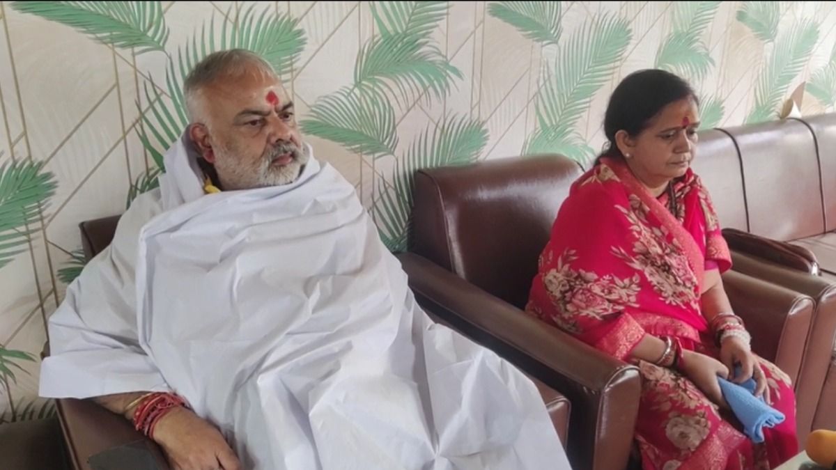 अररिया में बीजेपी नेता को नहीं मिला टिकट तो ओढ़ लिया कफन, बोले- पार्टी मेरी बलि ले ले...देखें वीडियो 