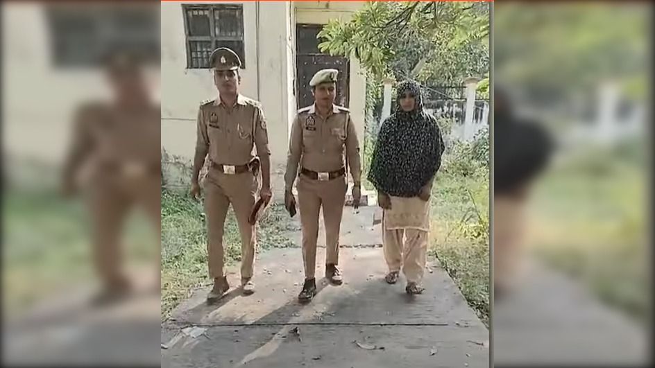 Kaushambi में पिता से पैसे ऐंठने के लिए अपने ही बेटे के साथ मां ने किया कुछ ऐसा कि पुलिस के भी उड़ गए होश! अपहरण का गजब मामला आया सामने