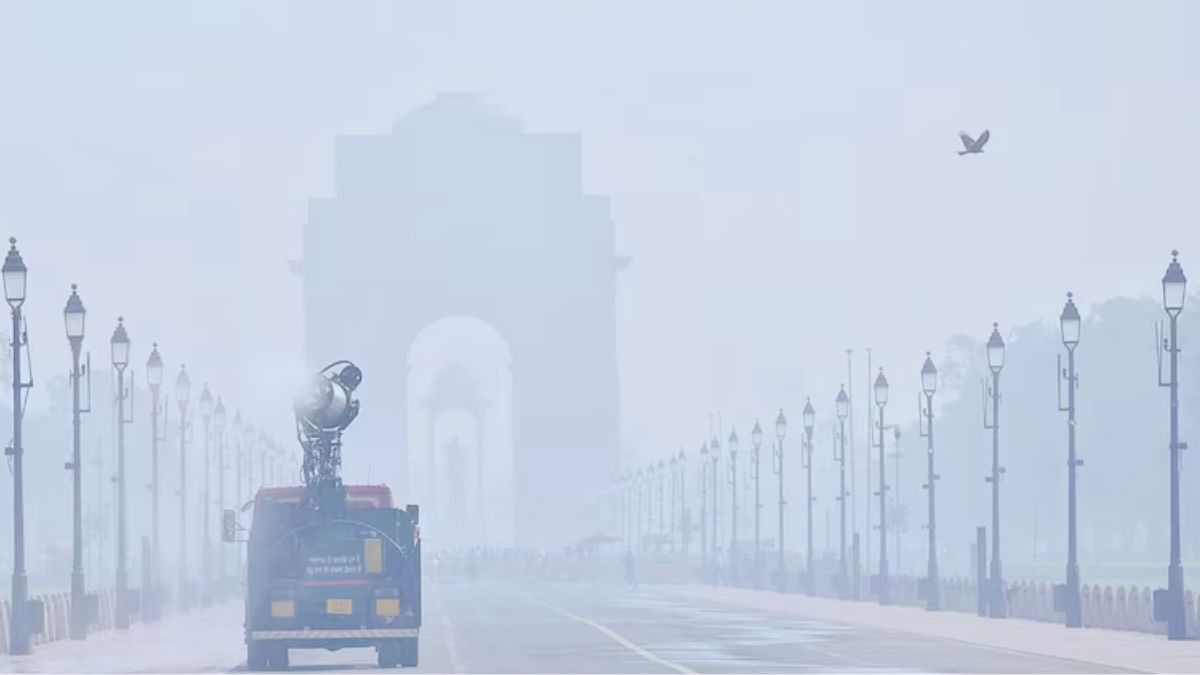 दिल्ली में ठंड ने दी दस्तक, प्रदूषण ने मचाया हाहाकार, खराब AQI के कारण सांस लेना मुश्किल!