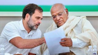 Bihar Election 2025: कांग्रेस की दूसरी लिस्ट जारी, किशनगंज में टिकट काटा मौजूदा विधायक का टिकट, इन्हें बनाया उम्मीदवार NewsTak