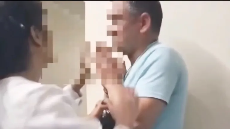 देहरादून: नर्स से अश्लील बातें कह रहा था तीमारदार...जमकर हुई पिटाई, वीडियो वायरल! CMI हॉस्पिटल का मामला Dehradun crime news