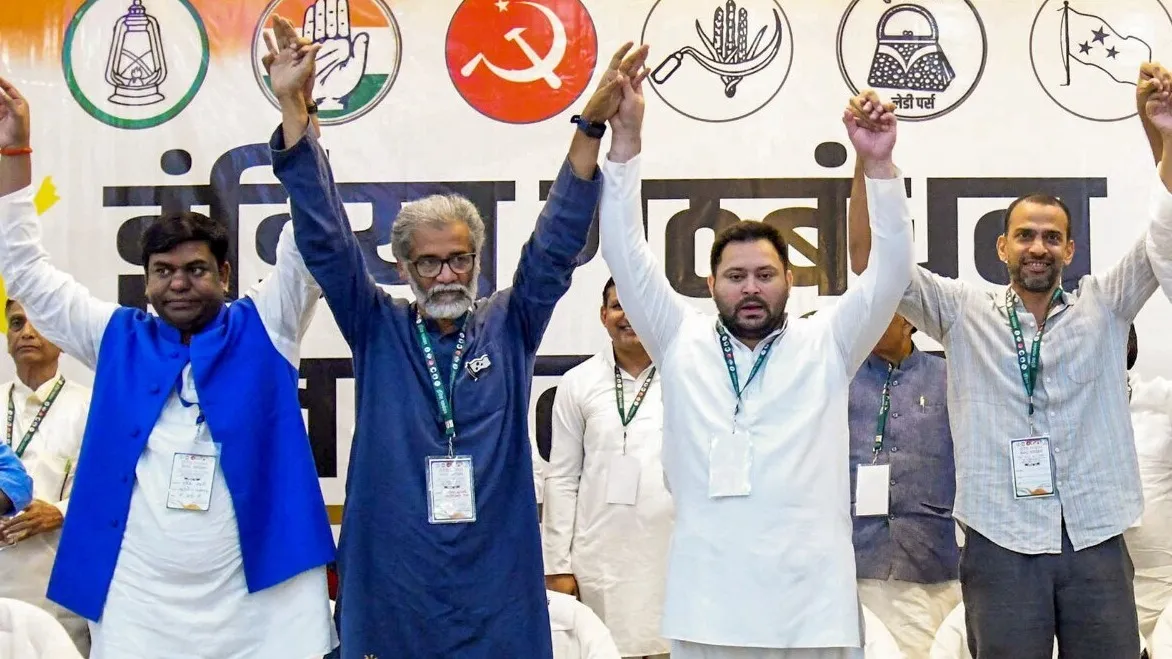 11 सीटों पर भिड़े महागठबंधन के उम्मीदवार