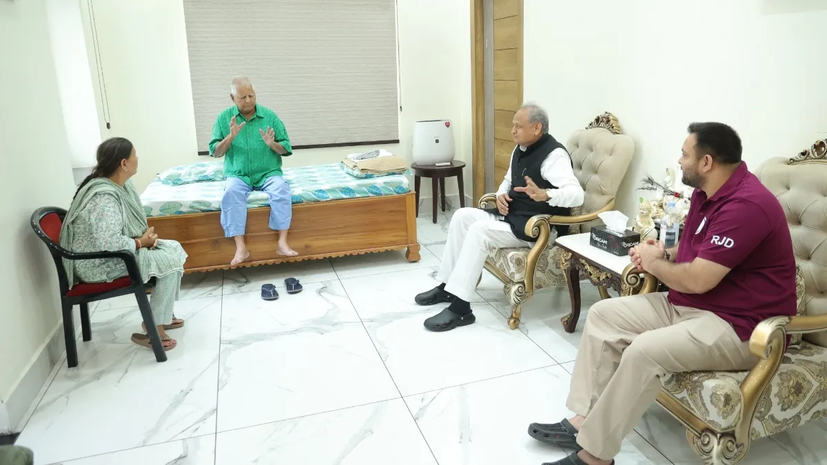 अशोक गहलोत ने की राजद के शीर्ष नेतृत्व से मुलाकात