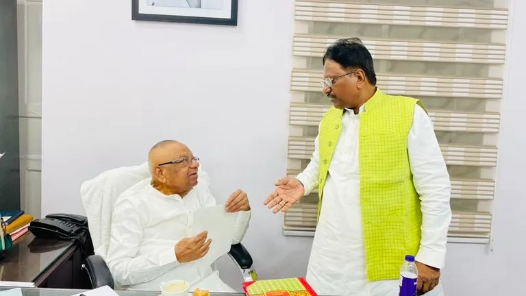 Bihar Election 2025: चुनाव से पहले तेजस्वी यादव को बड़ा झटका, राजद के स्टार प्रचारक ने पाला बदल बीजेपी किया जॉइन Dr. Anil Kumar Sahani resigns