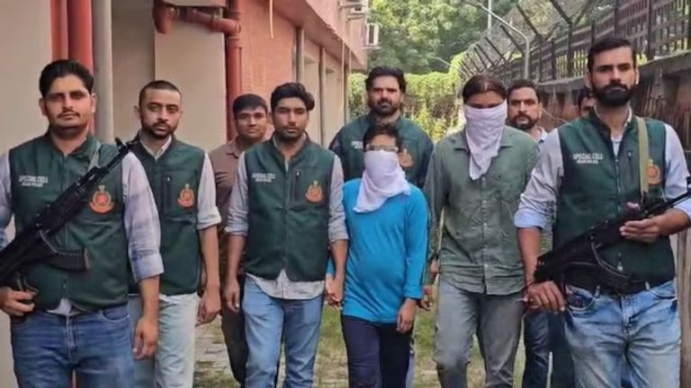 Delhi में ISIS मॉड्यूल का खुलासा, दिवाली पर बड़े धमाके की थी साजिश, दो आतंकी गिरफ्तार Delhi police arrested two terrorists