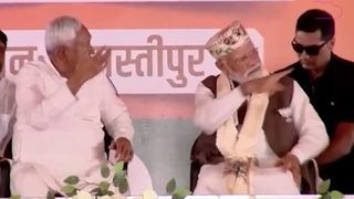Bihar Election 2025: PM मोदी ने समस्तीपुर में चिराग पासवान को मंच पर बोलने से क्यों रोका? जानें क्या है के इस वायरल वीडियो का सच NewsTak