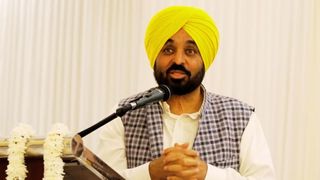 औरंगजेब की कब्र पर कोई दीया जलाने नहीं जाता, वहीं गुरु की नगरी में श्रद्धालुओं का लगा रहता है तांता- भगवंत सिंह मान NewsTak